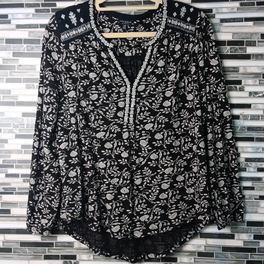 Lucky Brand Black and White Floral Blouse Large Boho V Neck Blouse